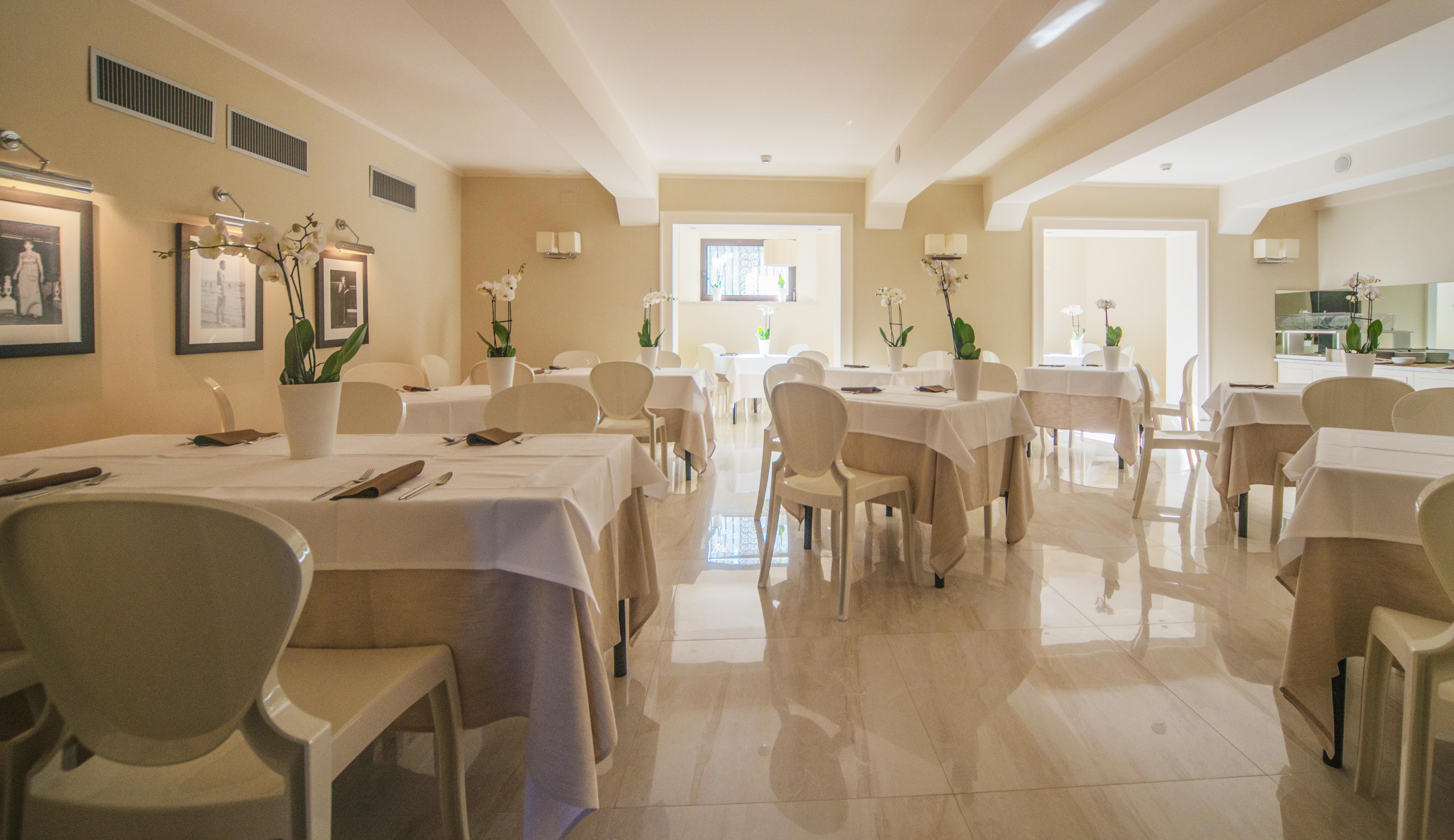 Hotel De La Ville Riccione Exterior foto